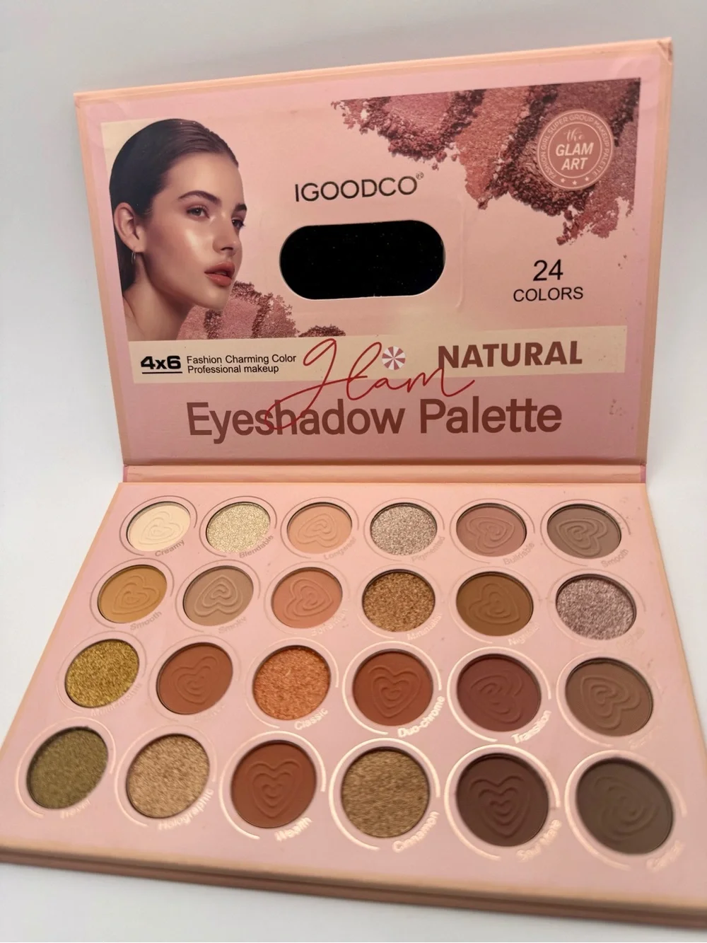 IGOODCO Glam 24-Color Eyeshadow Palette - Retro Cassette Tape Design (Natural)